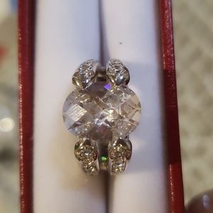 Anillo de dama plata Ley 925,color Silver,circonia ovalada.